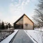 eisfreier Gehweg im Garten